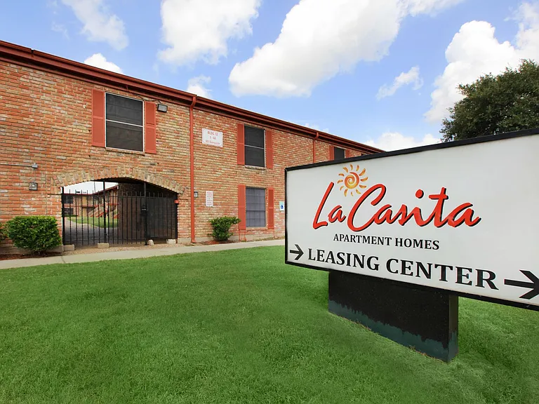 La Casita Apartments — Photo 2