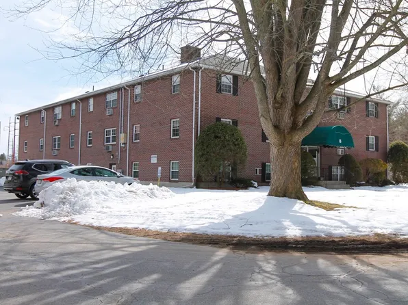 96 Richardson Rd #B5, North Chelmsford, MA 01863