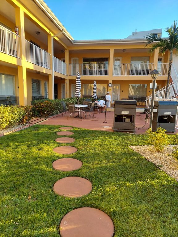 605 N Riverside Drive #12A, photo 3