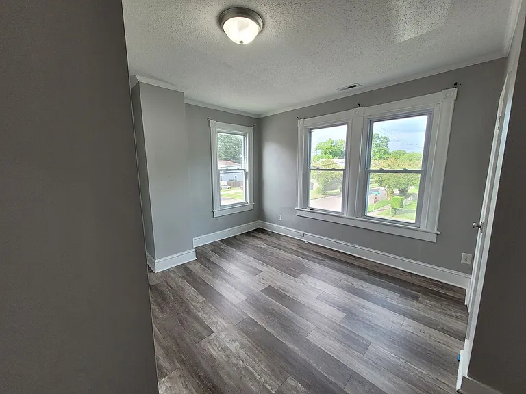 1900 Lansing Ave #B — Photo 11