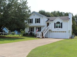 18 Pebble Brook Ct, Cartersville, GA 30120