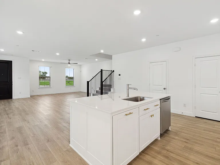 2845 Maidenhair Ln — Photo 1