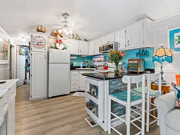3rd image of 613 5th Ave. S Lot 676