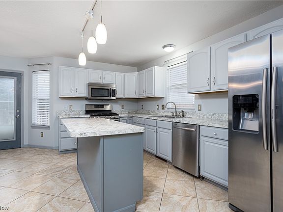 3rd image of 1079 Ledgestone Dr
