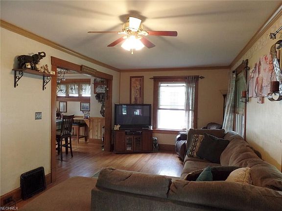 4th image of 223 Oak Knoll Ave