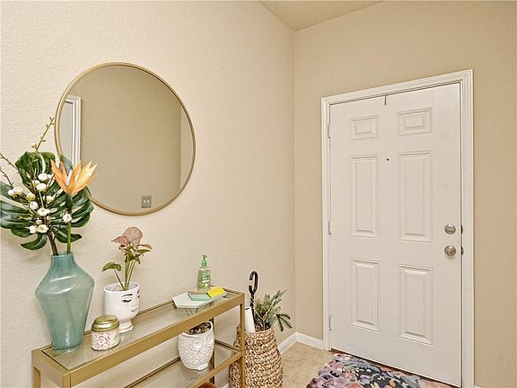 4th image of 421 Moulins Ln