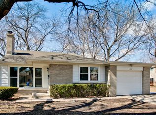 102 S We Go Trl, Mount Prospect, IL 60056