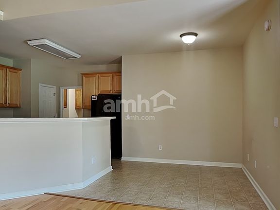 4th image of 331 Surrywood Dr