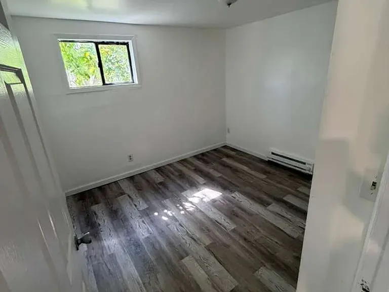 208 Utica St — Photo 5