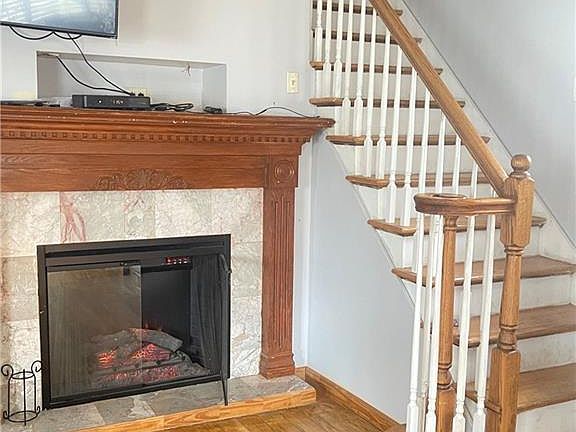 5th image of 104-28 210th St