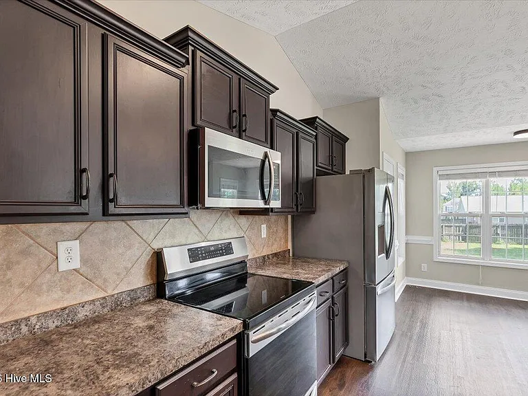 159 Declaration Dr — Photo 32