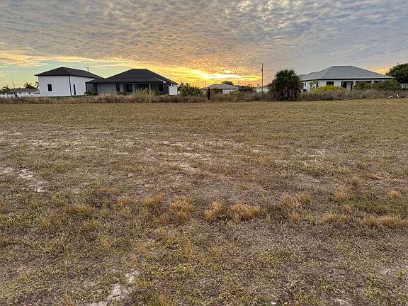 4th image of 1302 NE 19TH PLACE LOT 5