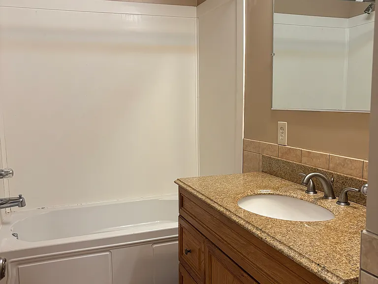 95 Eastwood Pl #1 — Photo 14
