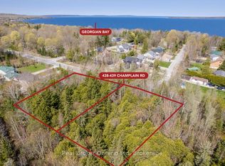 438 Champlain Rd, Penetanguishene, ON L9M1S5