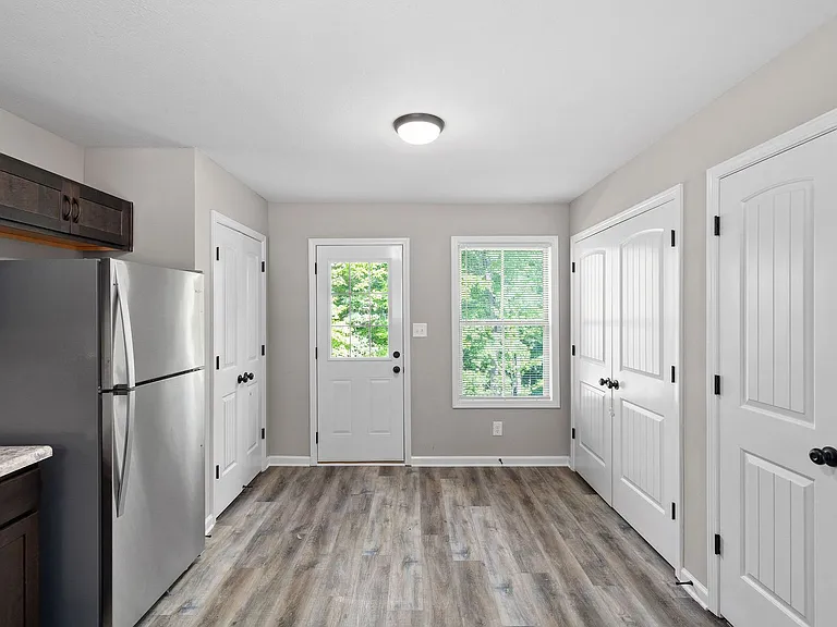 260 Smithson Ln — Photo 10