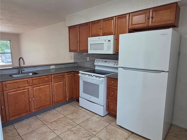 219 Beth Stacey Blvd — Photo 5