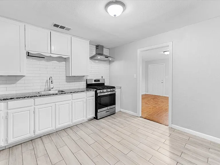 3233 New York Ave — Photo 8
