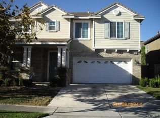 15824 Snowy Peak Ln, Fontana, CA 92336