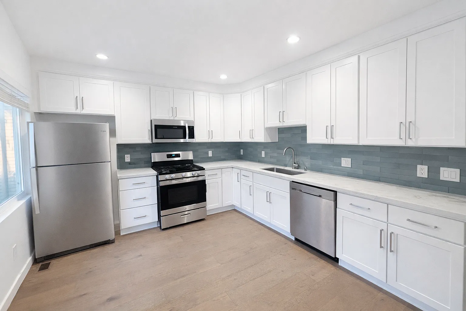 Emerson — Photo 1