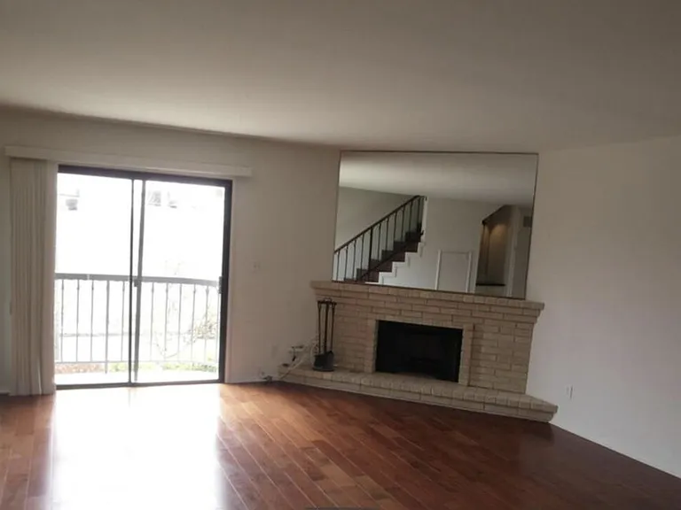 2480 Penmar Ave #2 — Photo 4