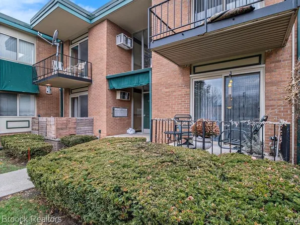 1918 Axtell #2, Troy, MI 48084