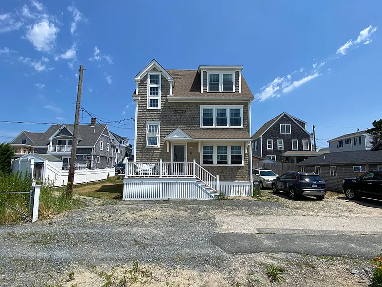 21 Hummock Ln — Photo 2