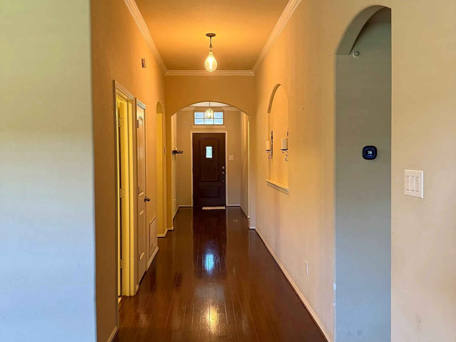 4 bed, 1817 sqft, $2,400 — Photo 3