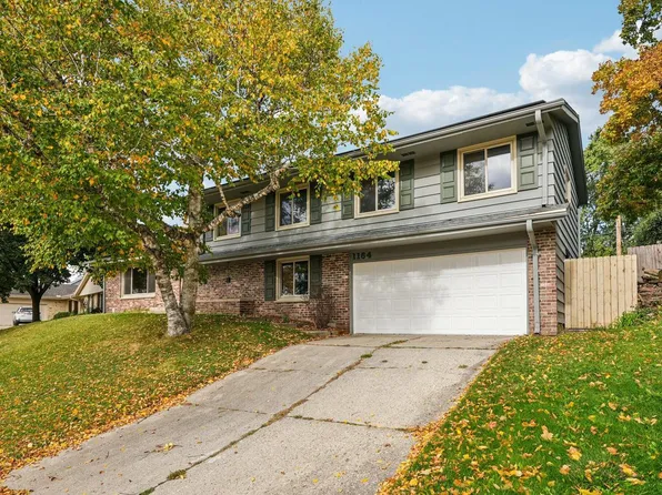 1164 Downing DRIVE, Waukesha, WI 53186