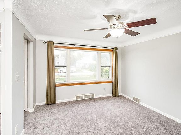 4th image of 18900 Rockland Ave