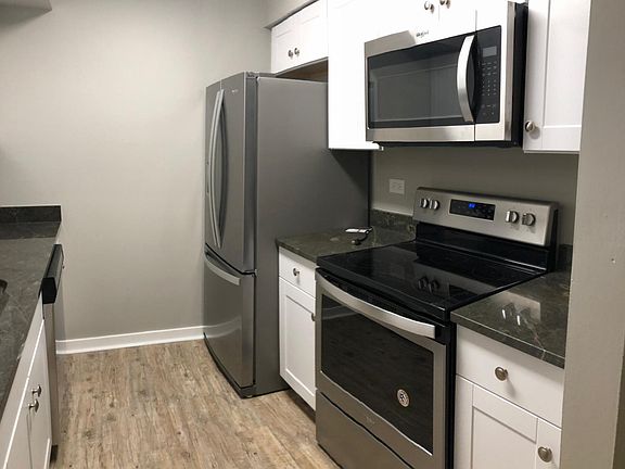3rd image of 6104 Knoll Valley Dr APT 103