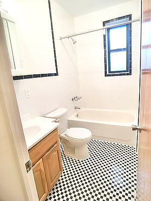 5th image of 270 Empire Blvd APT 6M