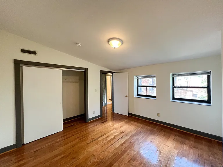1411 Main St — Photo 10