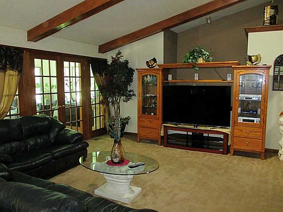 3rd image of 8168 Timberwood Dr