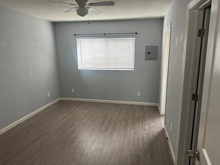 151 W Southgate Ave #4 — Photo 9