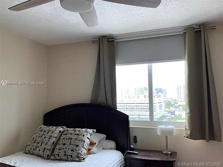 275 NE 18th St #1109 — Photo 4