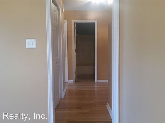 5th image of 279 Moncrest Dr