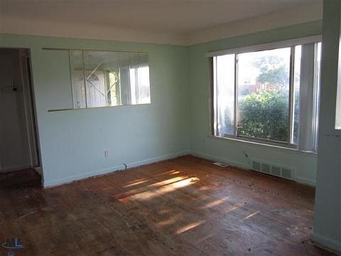 5th image of 25185 Barbara St