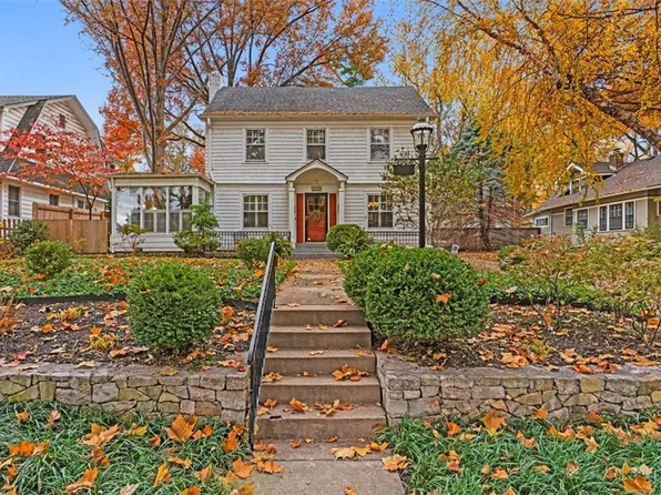 6222 McGee St, Kansas City, MO 64113