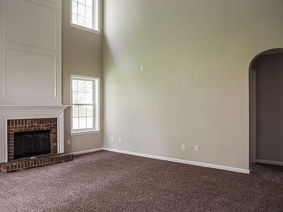 4th image of 217 Kindlewood Dr