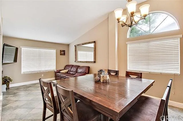 1551 W Shamrock St — Photo 4