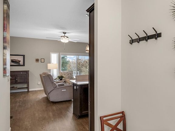4th image of 4130 Blakewood Dr