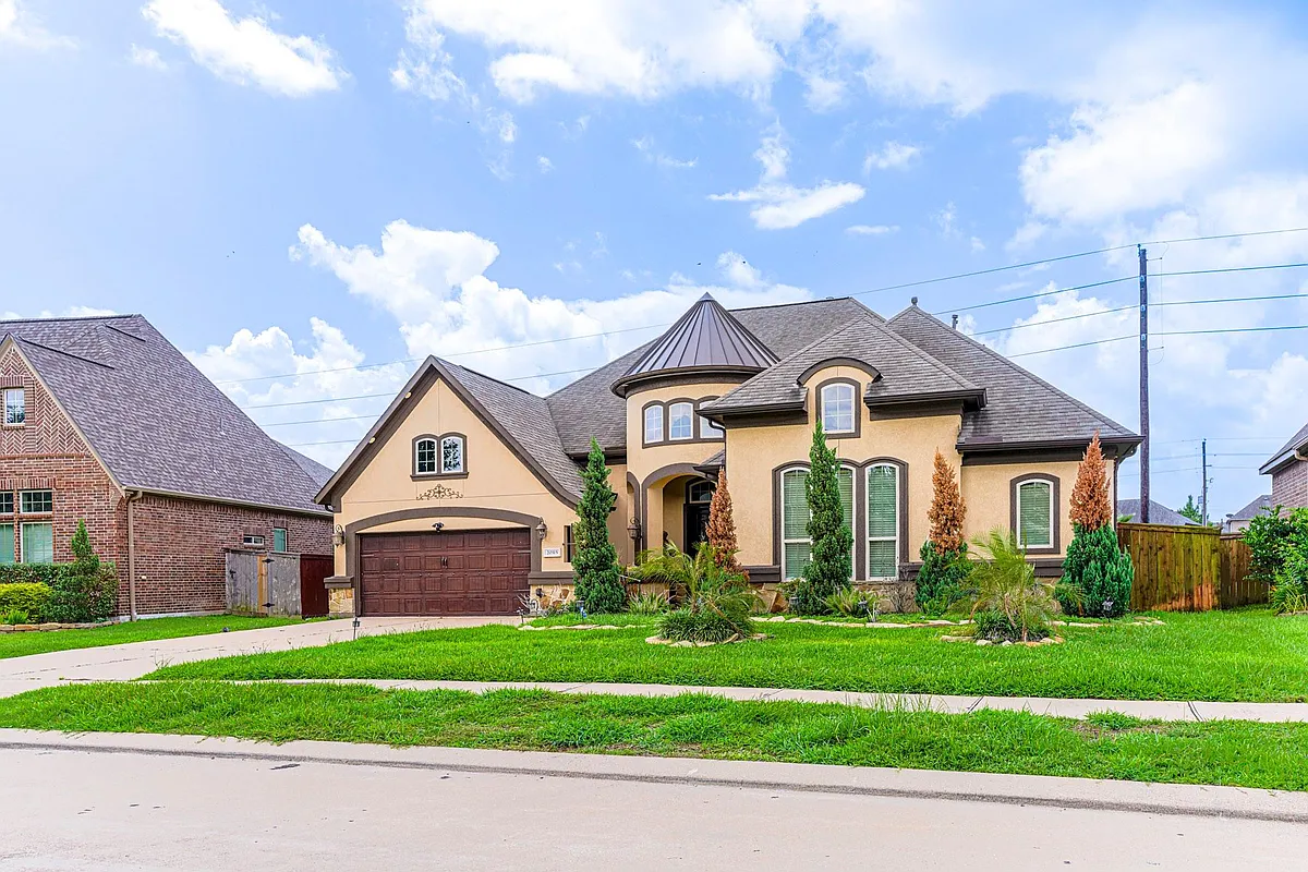 Building Photo - 20315 Knights Branch Dr