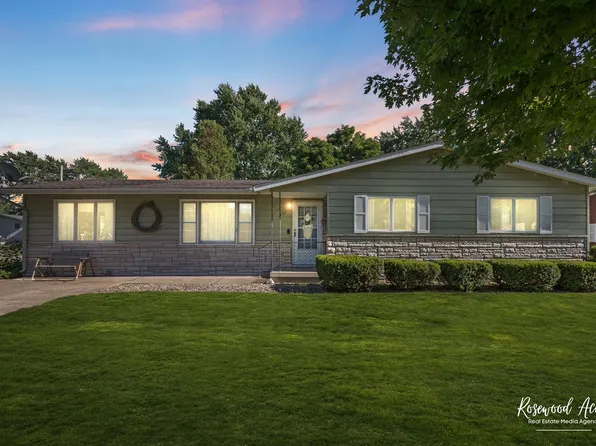 230 E Beech St, Piper City, IL 60959