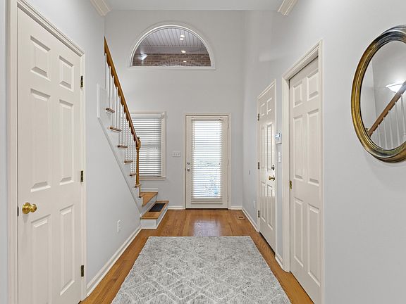 4th image of 617 Golf Town Cir