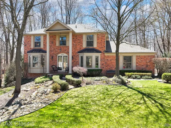 48941 W Hillcrest Ct, Plymouth, MI 48170