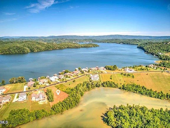 4th image of Pointe Vista Dr
