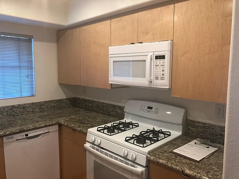 8027 E Snowberry Ln — Photo 3
