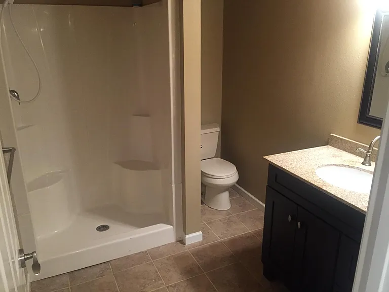 912 Hawthorne Dr — Photo 11