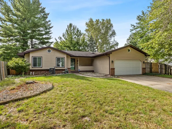 2108 Brook Trails Ct SE, Grand Rapids, MI 49508