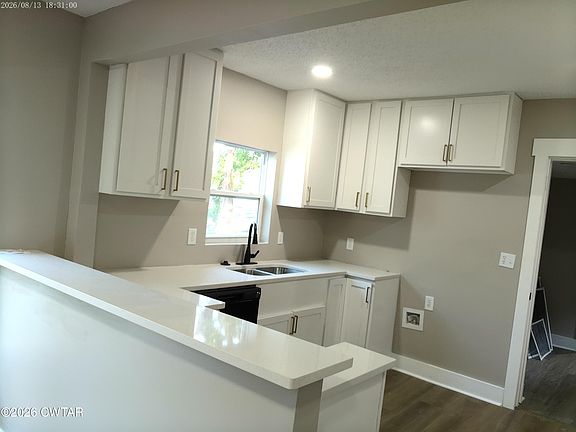 4th image of 228 Talbot St